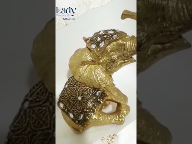 Vídeo relacionado con AWARDSEN Regalos de elefante para mujer, bola de cristal de elefante, regalos de cumpleaños para mujeres, mamá, adorno de elefante, adornos de animales de cristal, pisapapeles de vidrio