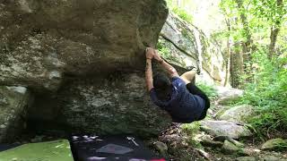 Video thumbnail of Unknown Linkup, V4/5. Grandmother Mountain