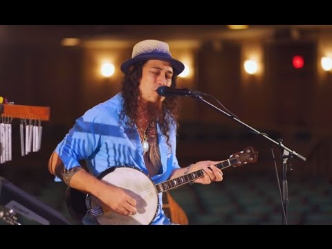 Tavana - Glass Castle (HiSessions.com Acoustic Live!)