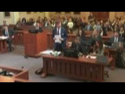 Kate Moss testifies at Johnny Depp's libel trial; denies he pushed her down stairs