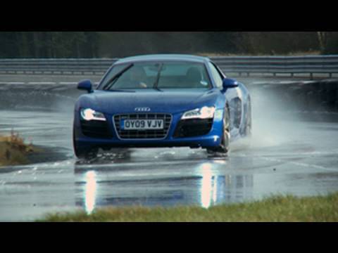 Audi R8 V10 vs Skoda Octavia 1.4 by autocar.co.uk