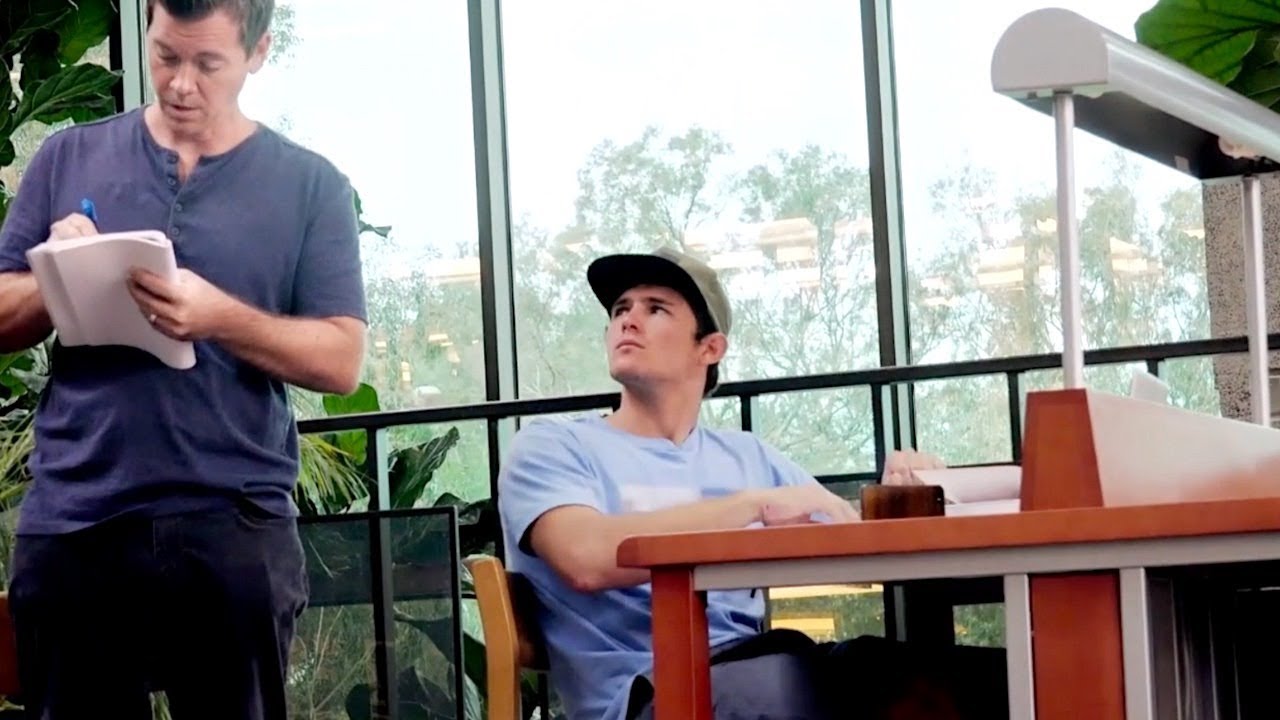 Video thumbnail for Prankster freaking out people in the library.
