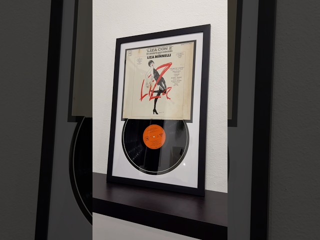 Vídeo relacionado con 20 piezas de decoración de discos de los años 80 marco de discos Retro decoración de pared estética para café fiesta en casa negro
