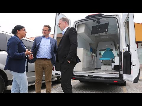 Health minister touts dental care plan rollout for children, adults with disabilities