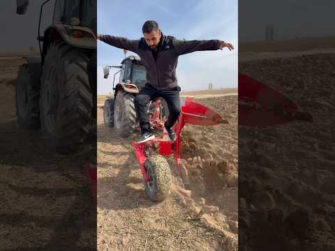 JUMPED OFF THE TRACTOR’s MACHİNE
