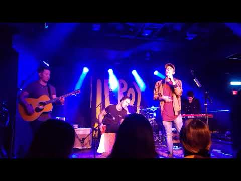 "Put Your Records On" Cover by Leroy Sanchez (Live in Austin 2017)