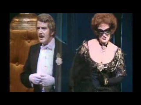 Dame Joan Sutherland & Robert Gard sing the Watch Duet from Die Fledermaus in Sydney in 19 - The Be