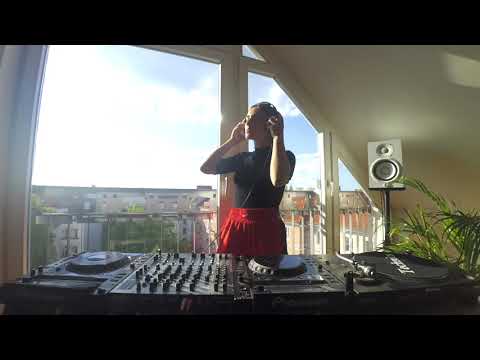 ⭕️Lea Occhi (France) I Outside the Box