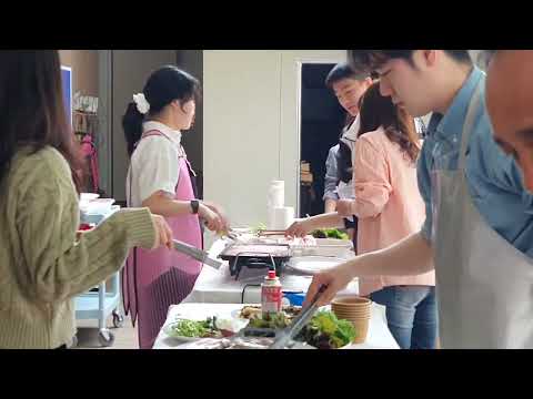 4월 마지막주일 점심식사는 휴랜드에서 모두함께 했습니다