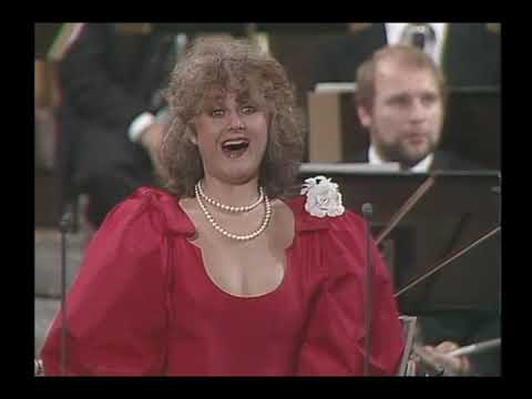 Young Edita Gruberova Stuns Audience with her Spectacular Olympia