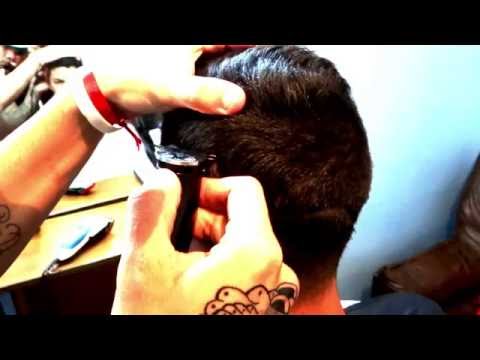 La Peluqueria - Super Samol - Barberos Raperos ft. Lendrick