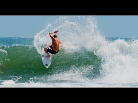 Mick Fanning at 120 frames per second | Dodging the Lineup