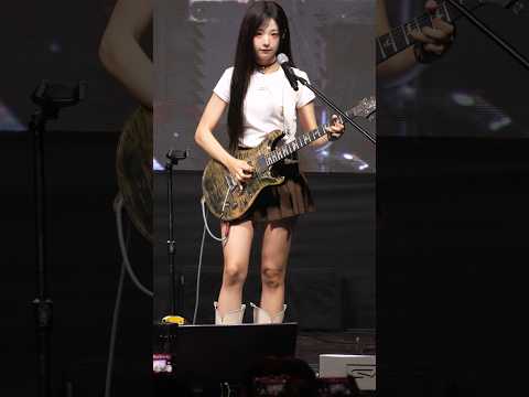 260512 QWER 'BAD HABIT' (히나 직캠) 상지대학교 축제