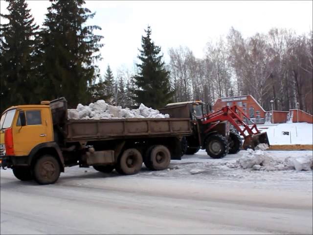 В Тетюшах идет уборка улиц от снега