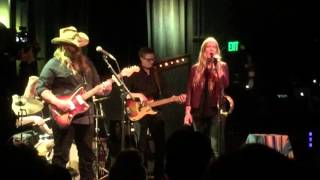 Chris and Morgane Stapleton, &quot;You Are My Sunshine&quot;