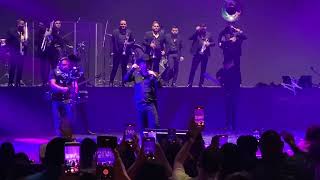 Pongamonos De Acuerdo (En Vivo) Lyrics English Translation