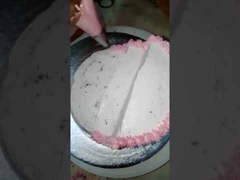 sitting doll cake /