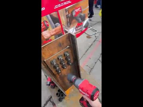 M18 FUEL™ 1/2" High Torque Impact wrench w/ Friction Ring