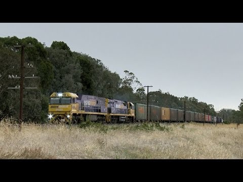 Pacific National Intermodal Train - PoathTV Australian Trains & Railways