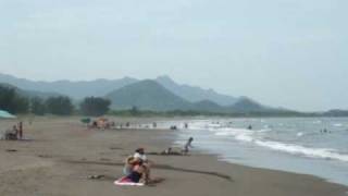 preview picture of video 'Playa Farallon Beach'