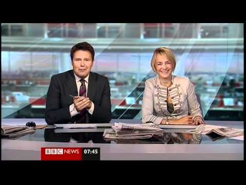 Louise Minchin drops her pen (BBC News, 22.8.10)