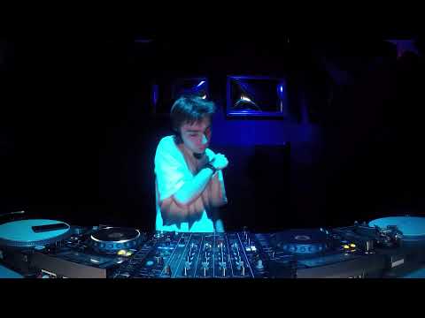 The Blue Oyster: Palace / 06.10 / 18 - 19