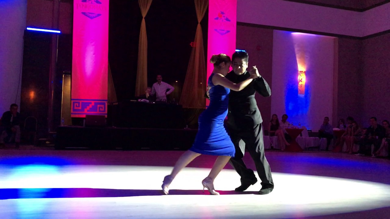 Carlos Espinoza & Noelia Hurtado