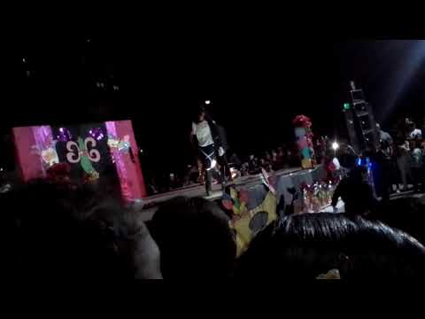 2.Michael Jackson impersonator: Dancing Billie Jean Style