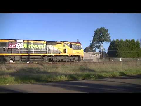 Aurizon/QR National Container Freight Train through Moss Vale - Australian Trains