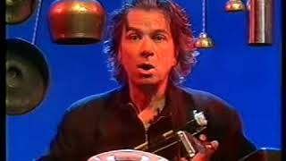 Solo Percussion Theater von und mit Harald Weiss, 3/4