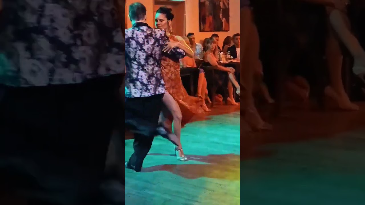 Damian esell y Noelia Soldera. Improvisación del Tango " y todavía te quiero"