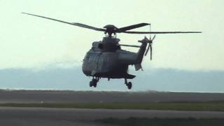 preview picture of video 'French Air Force (Armee De L´Air) Super Puma taxi and takeoff at Luxembourg Airport Findel'