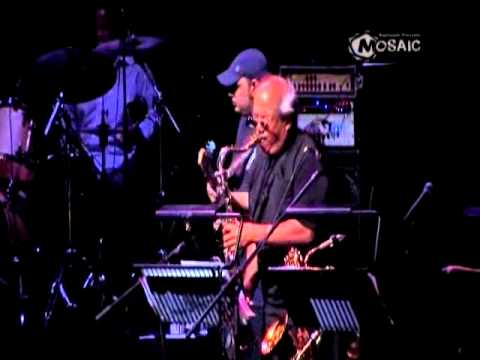 Larry Carlton & The Sapphire Blues Band - Live Performance #10 - Esplanade Theatre