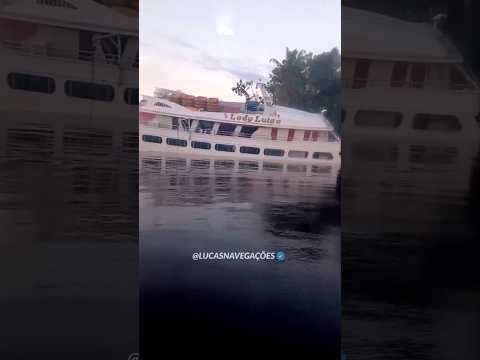 F/B LADY LUIZA AFUNDOU APÓS BATER NAS PEDRAS NO RIO NEGRO. #ferryboat #naufrágio #amazonas