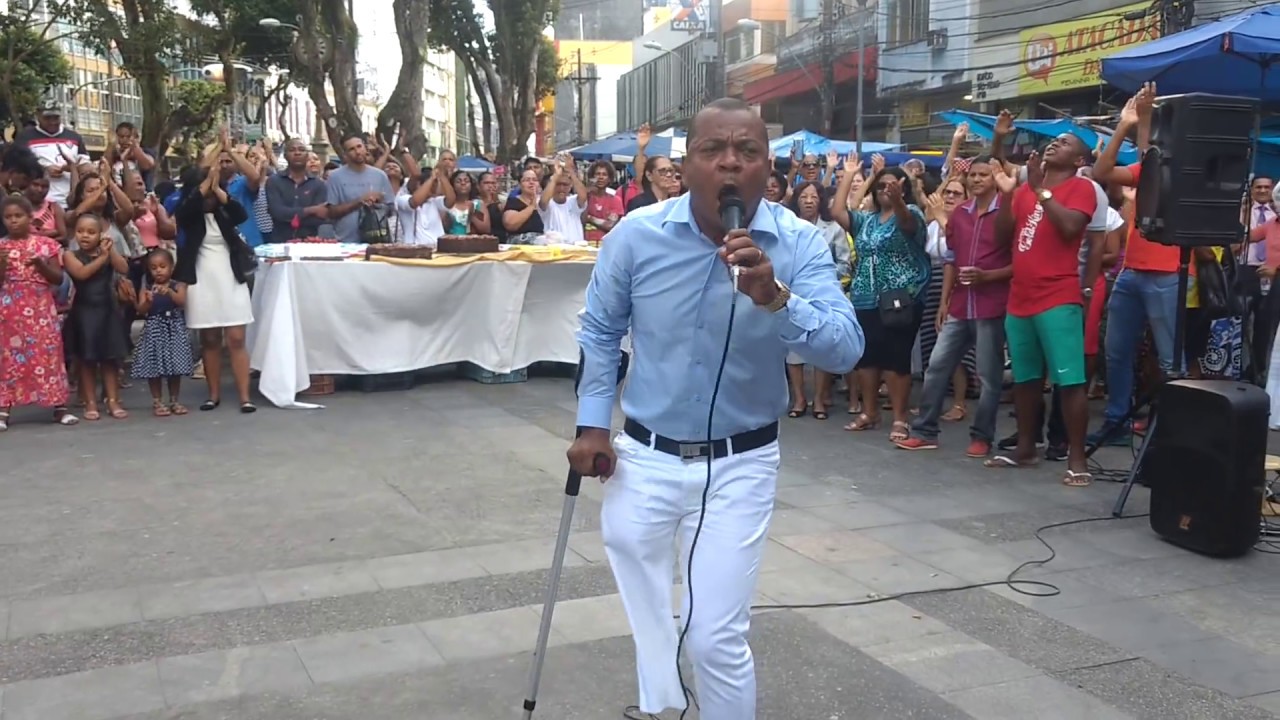 Roberto Cordeiro - O Capenga dando lugar com uma perna só- Aperte o play