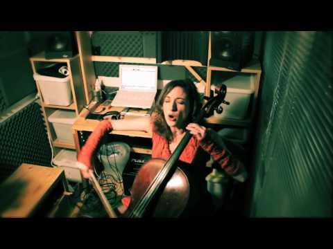 Shed Sessions: Laura Moody - Oh Mother