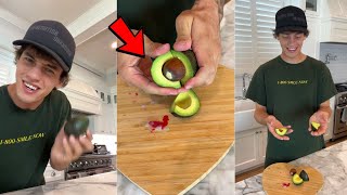 The BEST way to pit an avocado!! 😍 - #Shorts