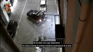 sfonda-box-con-auto-rubata-tenta-di-fuggire-arrestato-ecco-le-immagini