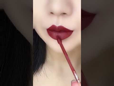 Testing Viral TikTok Makeup Hacks #shorts #makeup #lipstick #beauty #makeupartist #makeuptips
