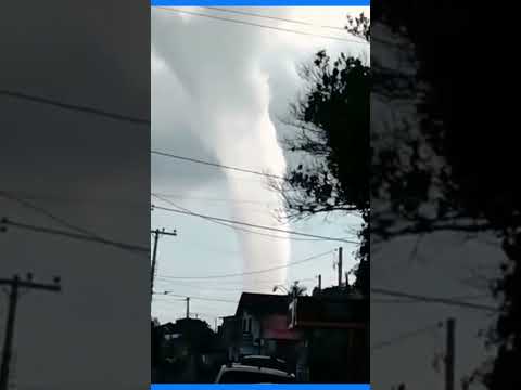 Tornado no Rio Grande do Sul: vídeo flagra tromba d'água em Palmares do Sul - Veja o #Shorts