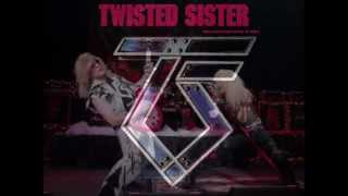 Twisted Sister - Hell Bent For Leather ( Live in Aberdeen 81)