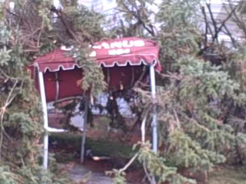 Lynn MA storm puts condo into deep doo doo.AVI