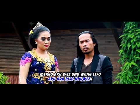 Eka Suranti Feat. Arya Satria - Salah Roso Tresno | Dangdut (Official Music Video)