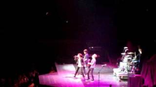 Burnham- Don&#39;t Be Shy