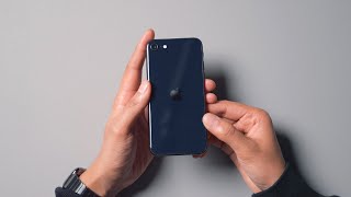 iPhone SE Midnight 2022 - Unboxing & First Impressions