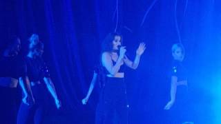 Hailee Steinfeld Hell No&#39;s and Headphones Live