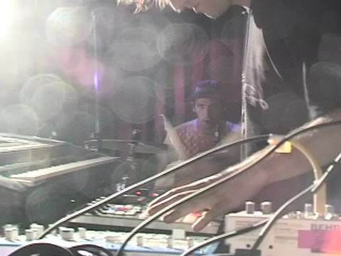 Gang Gang Dance - House Jam (live in Tokyo)