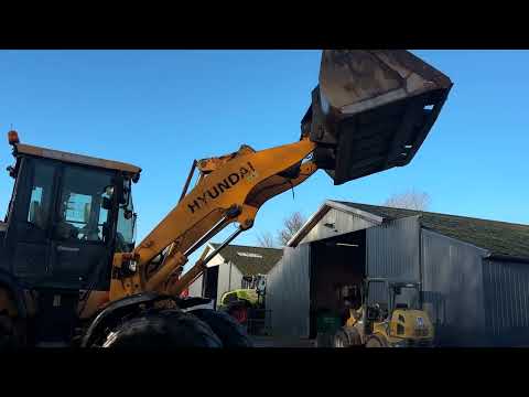 Video: Hyundai HL 757-9A XTD wheel loader 1
