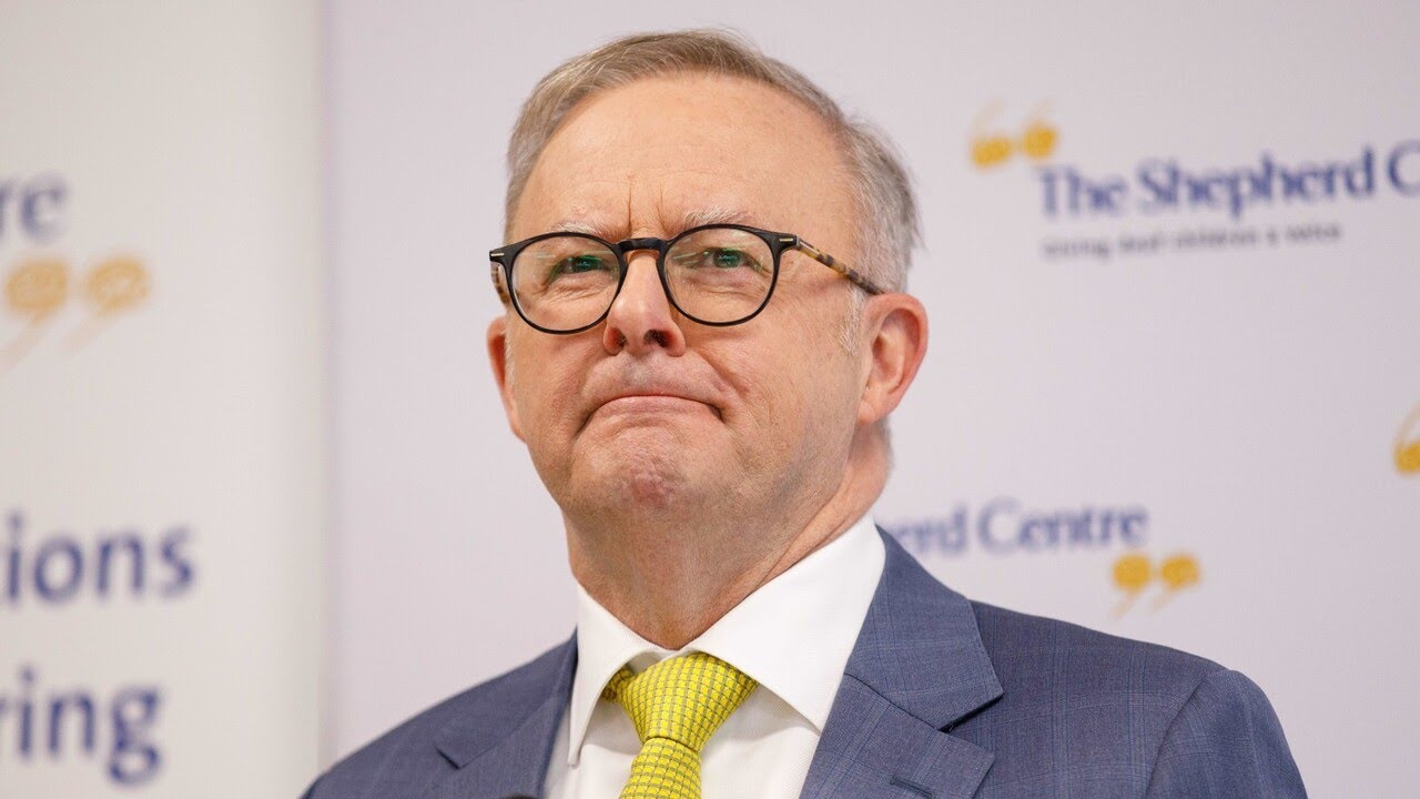 Albanese government faces real likelihood of being ‘tipped’ at next election