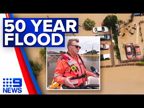 Vital supplies flown to Gunnedah amid record flooding | 9 News Australia